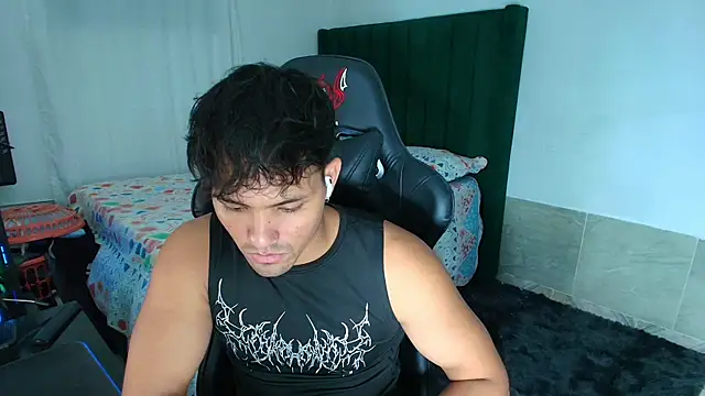 Snapshot of man_dur07 chatting on April 22, 2026, 7:11 am man dur07 online show from April 22, 2026, 7:11 am