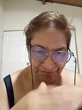 Snapshot of florecita69 chatting on November 14, 2025, 2:16 pm florecita69 online show from November 14, 2025, 2:16 pm