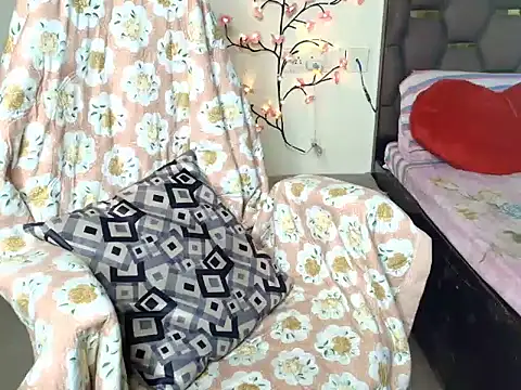 Snapshot of CUTE_princess_143 chatting on May 13, 2026, 12:57 pm CUTE princess 143 online show from May 13, 2026, 12:57 pm