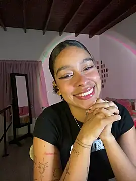 Snapshot of Arteatenea__ chatting on February 14, 2025, 6:45 am Arteatenea online show from February 14, 2025, 6:45 am