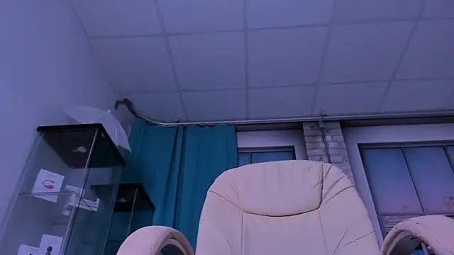 SinCityLiz online show from April 8, 2026, 7:58 pm