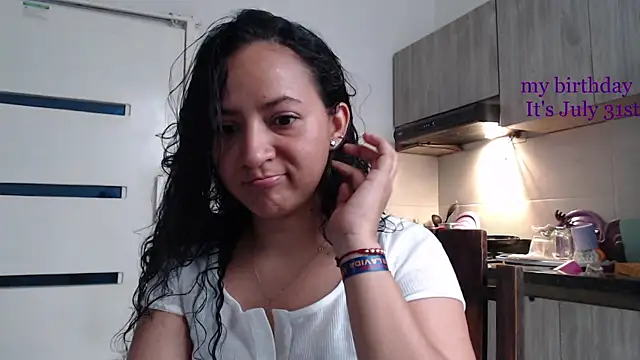 mariamulata online show from July 4, 2026, 9:32 pm