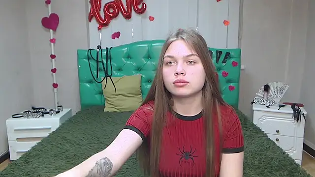 LaraPika online show from March 18, 2025, 9:09 am