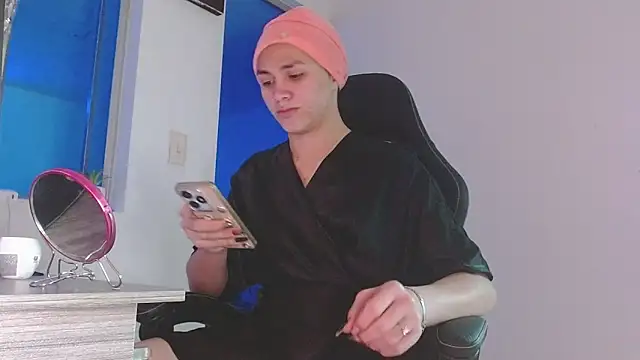 giuliana andrade online show from April 1, 2026, 12:11 am