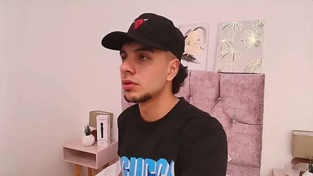 Amadeo Wild online show from February 1, 2025, 7:02 pm