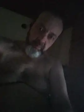 Snapshot of Leocesar37 chatting on January 17, 2026, 5:05 pm Leocesar37 online show from January 17, 2026, 5:05 pm