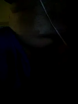 Snapshot of Leocesar37 chatting on May 4, 2026, 1:18 pm Leocesar37 online show from May 4, 2026, 1:18 pm
