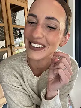 lola tentatiion online show from February 18, 2025, 1:44 pm