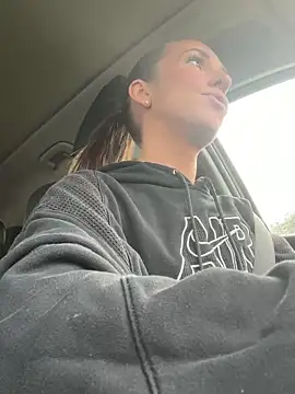 lola tentatiion online show from February 28, 2025, 8:42 am