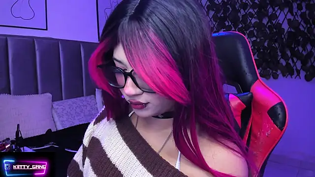 Kitty Gang online show from February 17, 2026, 1:46 am