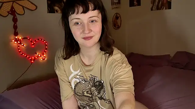 cherrysaturn online show from February 13, 2026, 12:45 pm