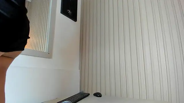 emma collson online show from February 5, 2025, 8:21 am