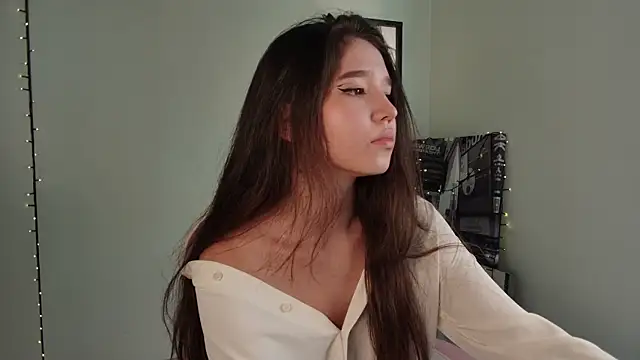 Snapshot of purrrrrrrrr chatting on December 7, 2024, 2:57 pm purrrrrrrrr online show from December 7, 2024, 2:57 pm