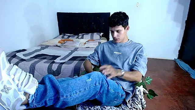 Snapshot of freddy_romas chatting on September 29, 2025, 1:55 am freddy romas online show from September 29, 2025, 1:55 am