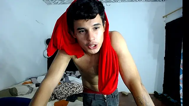 Snapshot of freddy_romas chatting on October 15, 2025, 12:33 am freddy romas online show from October 15, 2025, 12:33 am