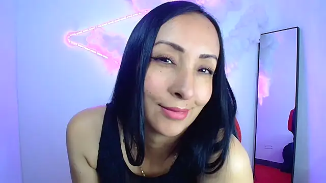 yaralyminjo2 online show from January 15, 2025, 3:18 pm