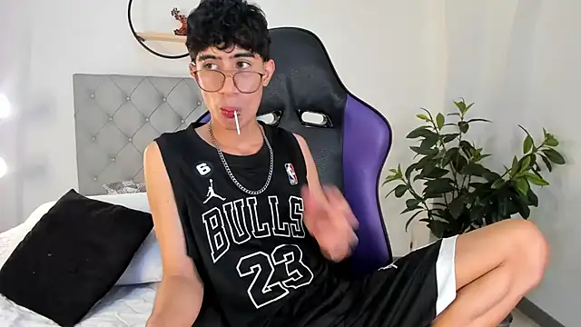 Snapshot of novaybrian chatting on January 26, 2025, 9:40 am novaybrian online show from January 26, 2025, 9:40 am