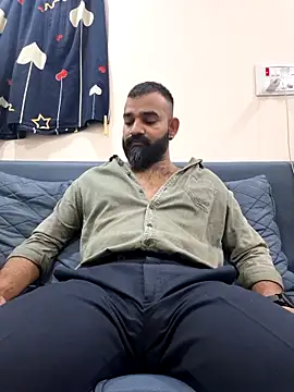 Fun Guuy online show from December 4, 2025, 4:33 am