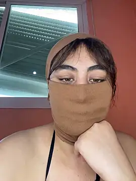 Lalou online show from April 3, 2026, 2:26 pm