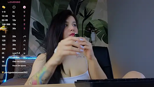 Jenna Adams  online show from January 8, 2025, 4:12 am