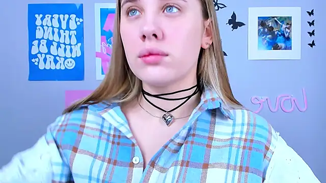 MiaMilas online show from December 19, 2024, 4:23 am