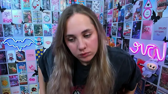 MiaMilas online show from October 20, 2025, 4:29 pm