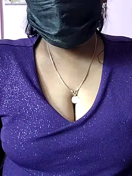 mallu-sumi online show from April 18, 2026, 4:38 am