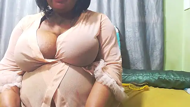 NaughtyNicoleXX2 online show from May 25, 2026, 6:03 pm