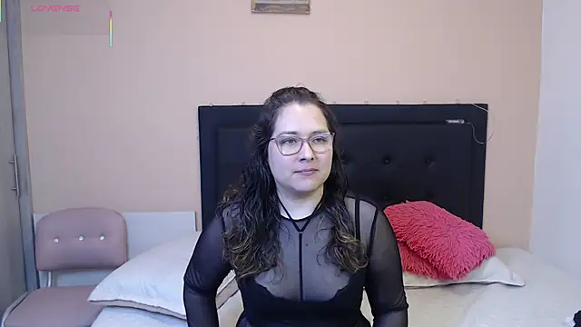 Snapshot of May_Carlier chatting on March 23, 2025, 2:15 am May Carlier online show from March 23, 2025, 2:15 am