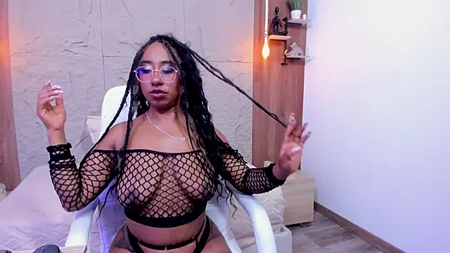  Eveelyn online show from March 20, 2025, 10:18 pm