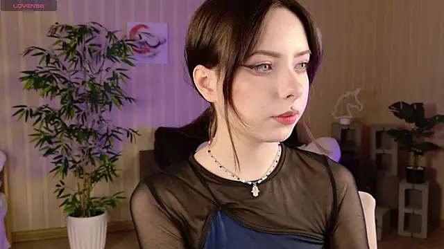 Lazzy Lizzy online show from December 14, 2024, 2:42 pm