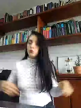 Snapshot of amellie_ros chatting on December 21, 2024, 5:07 pm amellie ros online show from December 21, 2024, 5:07 pm