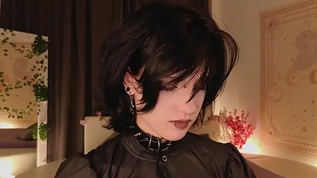 dark vamp  online show from February 21, 2025, 9:54 pm