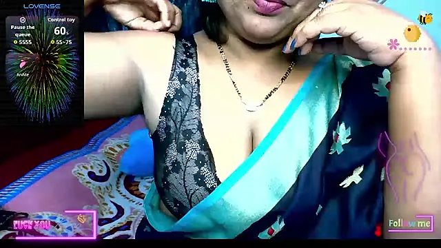 Snapshot of honey-sexy chatting on April 22, 2026, 5:54 am honey-sexy online show from April 22, 2026, 5:54 am