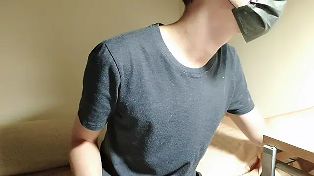 Snapshot of Yang_1069 chatting on October 22, 2025, 4:40 pm Yang 1069 online show from October 22, 2025, 4:40 pm