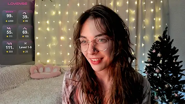 AraCopple online show from December 29, 2024, 7:22 pm