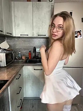 Kitty Katrine online show from February 4, 2026, 11:16 am