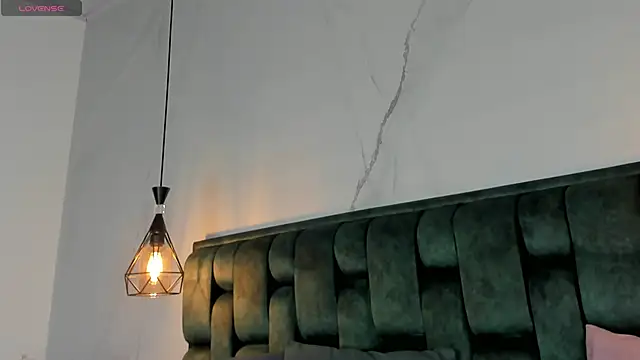 angelswets online show from September 15, 2025, 2:17 pm