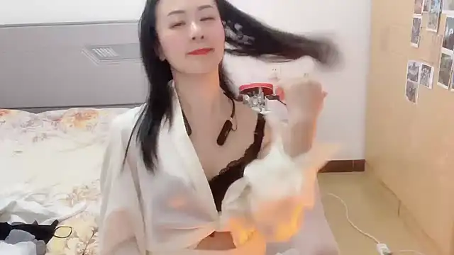 fanfan-FF online show from January 4, 2025, 12:05 pm