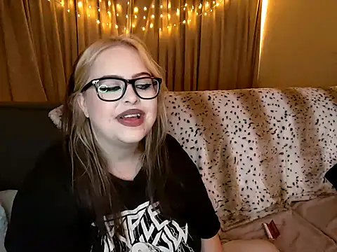 Snapshot of ChubbyBubs chatting on February 15, 2025, 9:05 am ChubbyBubs online show from February 15, 2025, 9:05 am