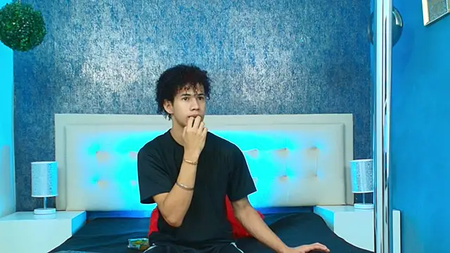 Erick Zhimerman online show from November 5, 2025, 4:01 am