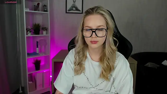 Carol  Cox online show from January 31, 2025, 1:22 am