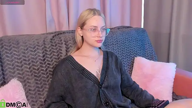 Carol  Cox online show from September 10, 2025, 1:05 am