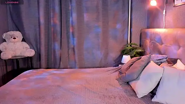 Carol  Cox online show from September 24, 2025, 11:41 pm