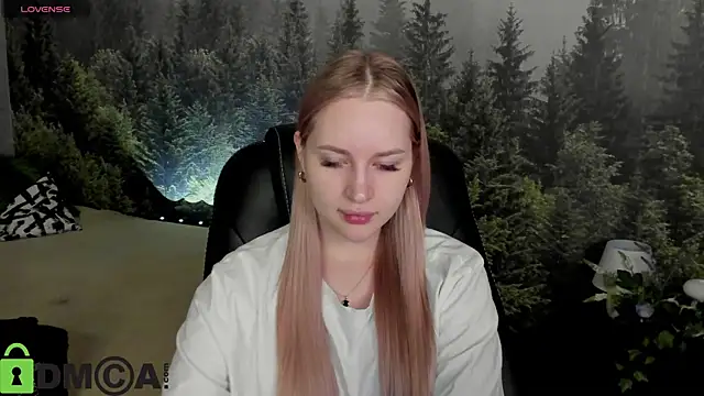 Carol  Cox online show from November 13, 2025, 11:58 pm