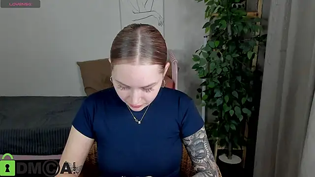 Carol  Cox online show from November 19, 2025, 10:54 pm