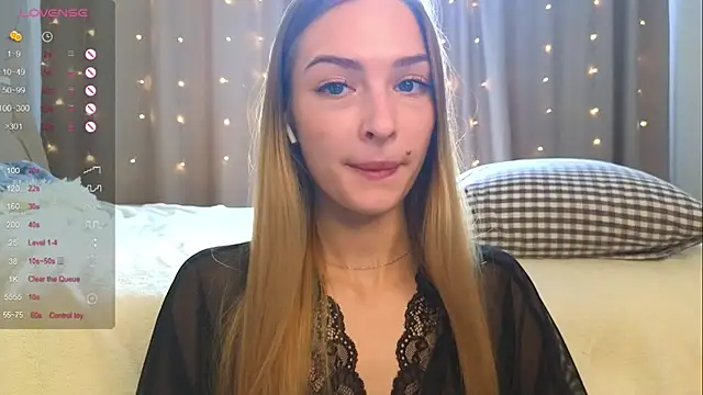 Snapshot of Soft_Eva chatting on December 11, 2024, 9:41 am Soft Eva online show from December 11, 2024, 9:41 am