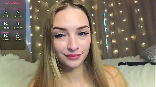 Snapshot of Soft_Eva chatting on December 19, 2024, 10:02 am Soft Eva online show from December 19, 2024, 10:02 am