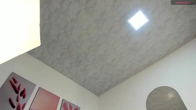 zoe rivers online show from April 2, 2026, 6:16 pm