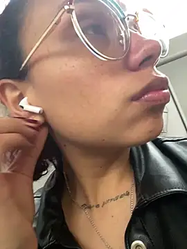 lilith-deveraux online show from March 22, 2025, 12:35 pm